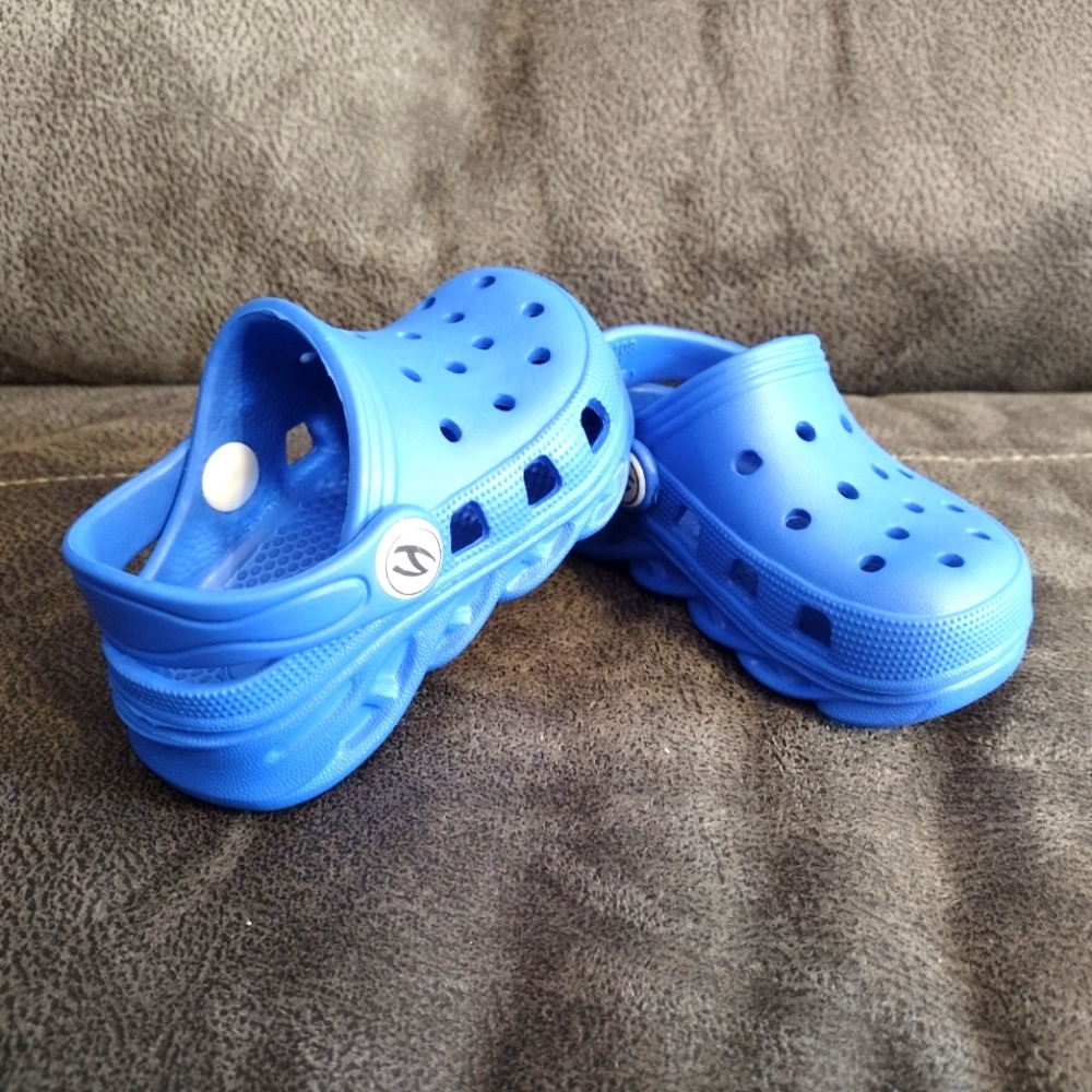 Unisex Clogs Shoes Slippers Sandals for Toddlers Size 3 Brand New
